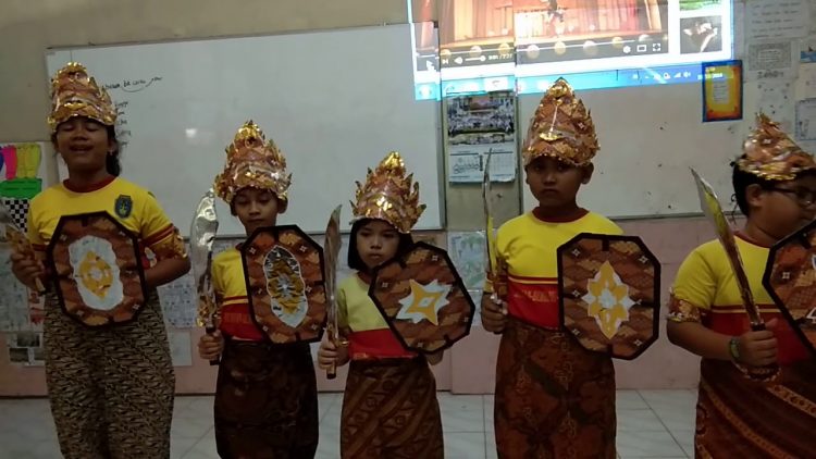 Tari Adat Kalimantan Timur